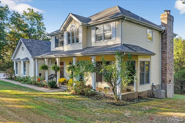 $589,900 | 5600 Forest Drive, Hillsboro, MO 63050