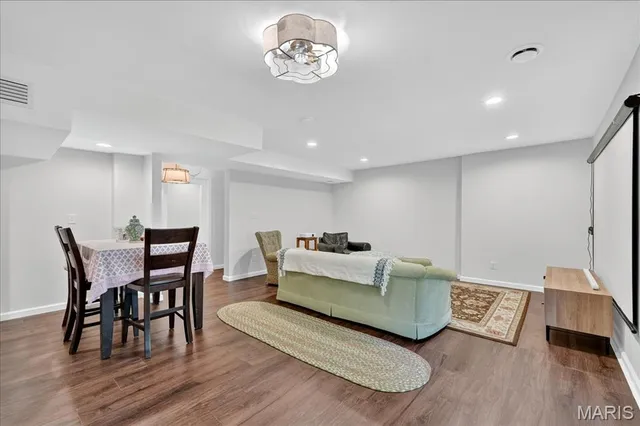 $589,900 | 5600 Forest Drive, Hillsboro, MO 63050