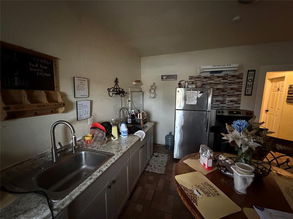 3528 Colonial Avenue Dallas, TX 75215 - Photo 3 of 32