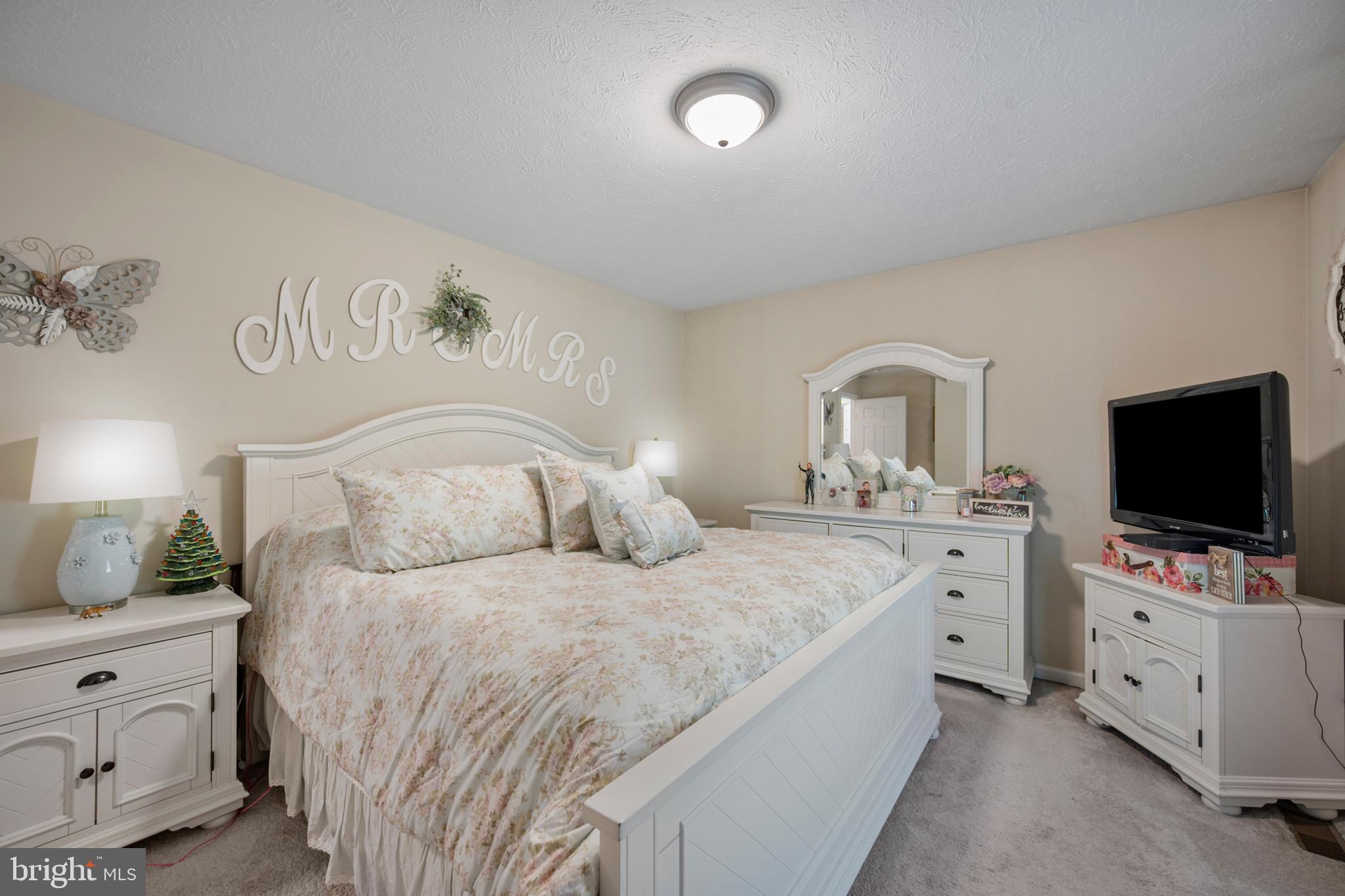 407 Freeze Road Linden, VA 22642 - Photo 12 of 28 Charming retreat with soft elegance.
