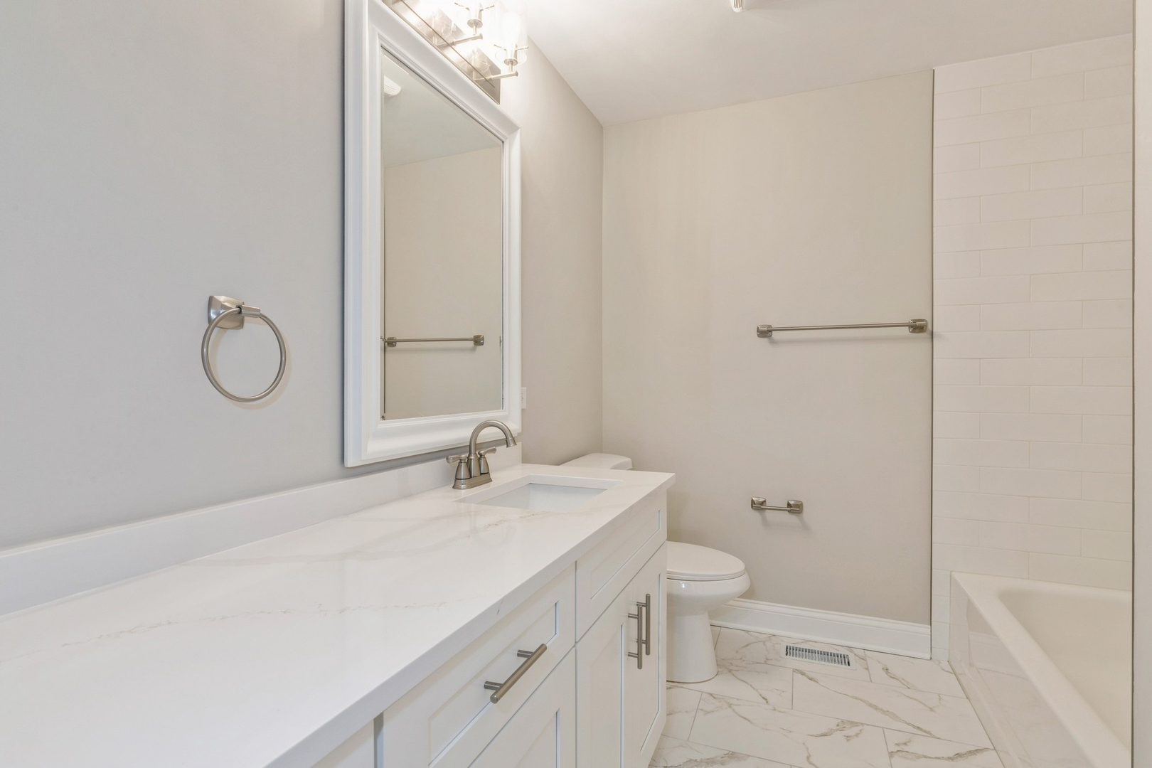 1641 Winnetka Road Glenview, IL 60025 - Photo 27 of 34 Gallery Image 27