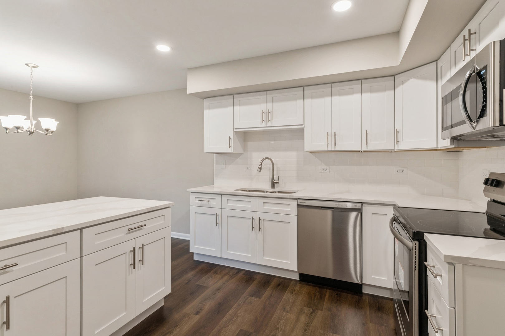1641 Winnetka Road Glenview, IL 60025 - Photo 7 of 34 Gallery Image 7