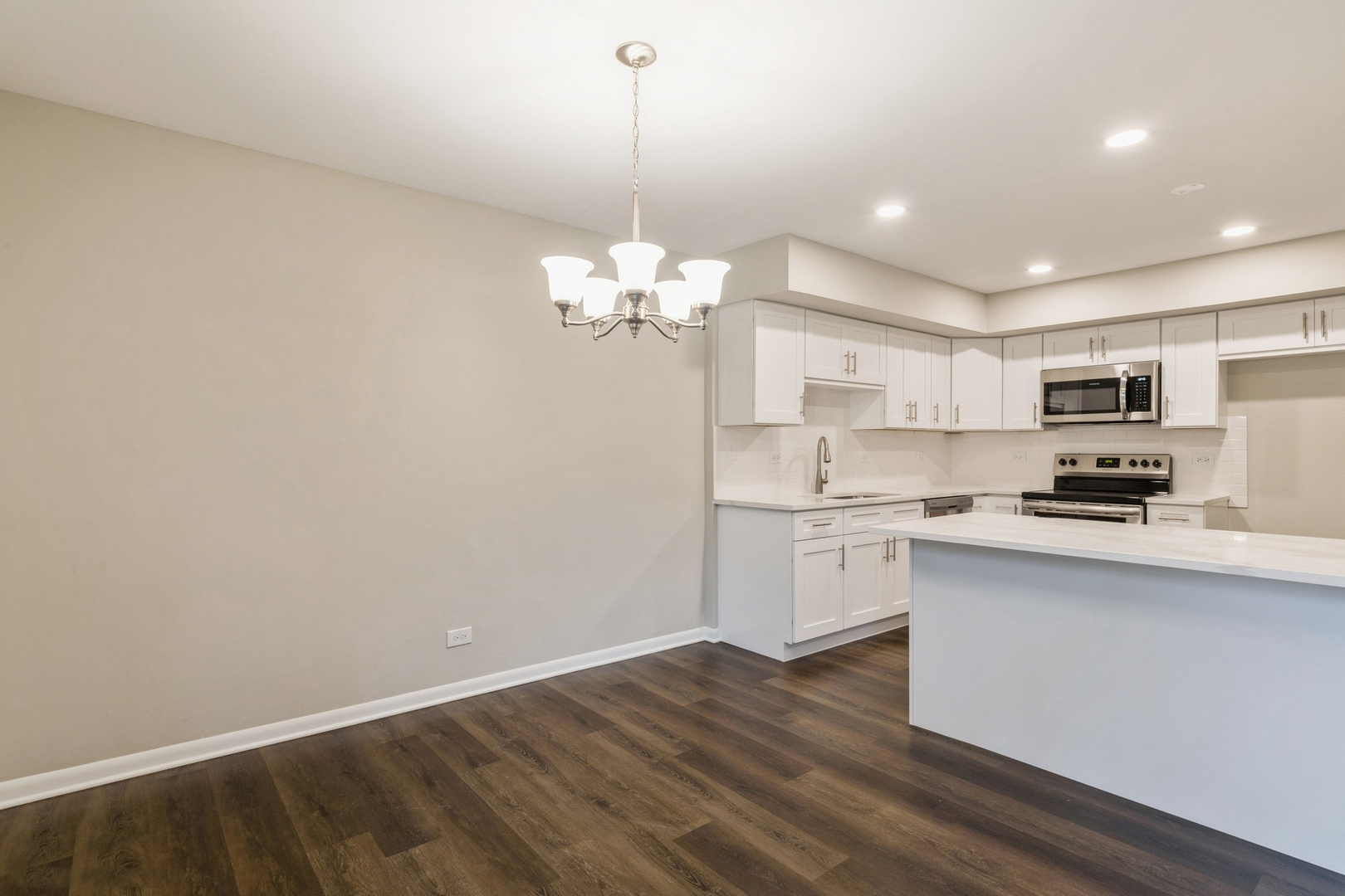 1641 Winnetka Road Glenview, IL 60025 - Photo 9 of 34 Gallery Image 9