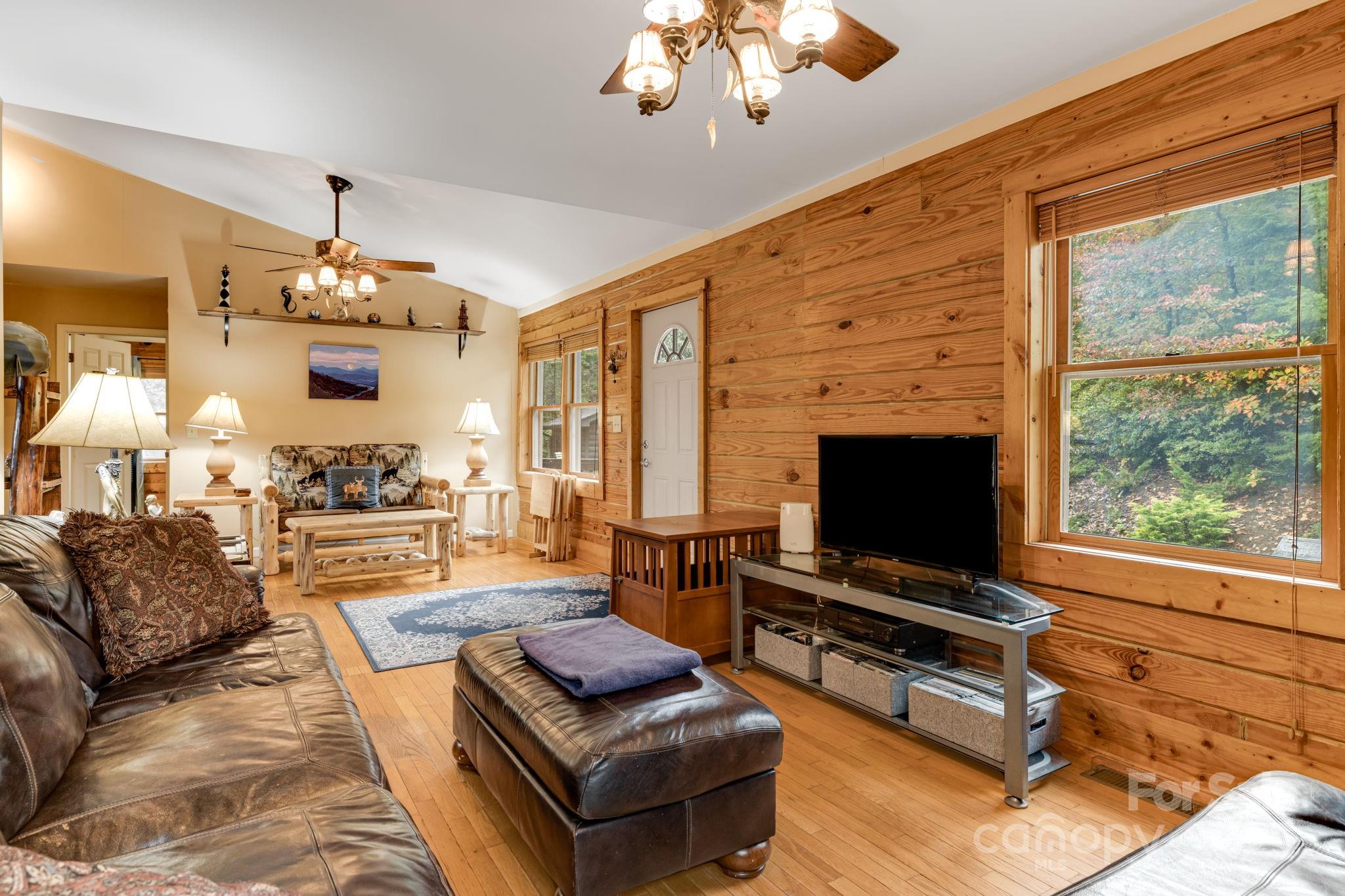 951 Pine Tree Road Spruce Pine, NC 28777 - Photo 14 of 48