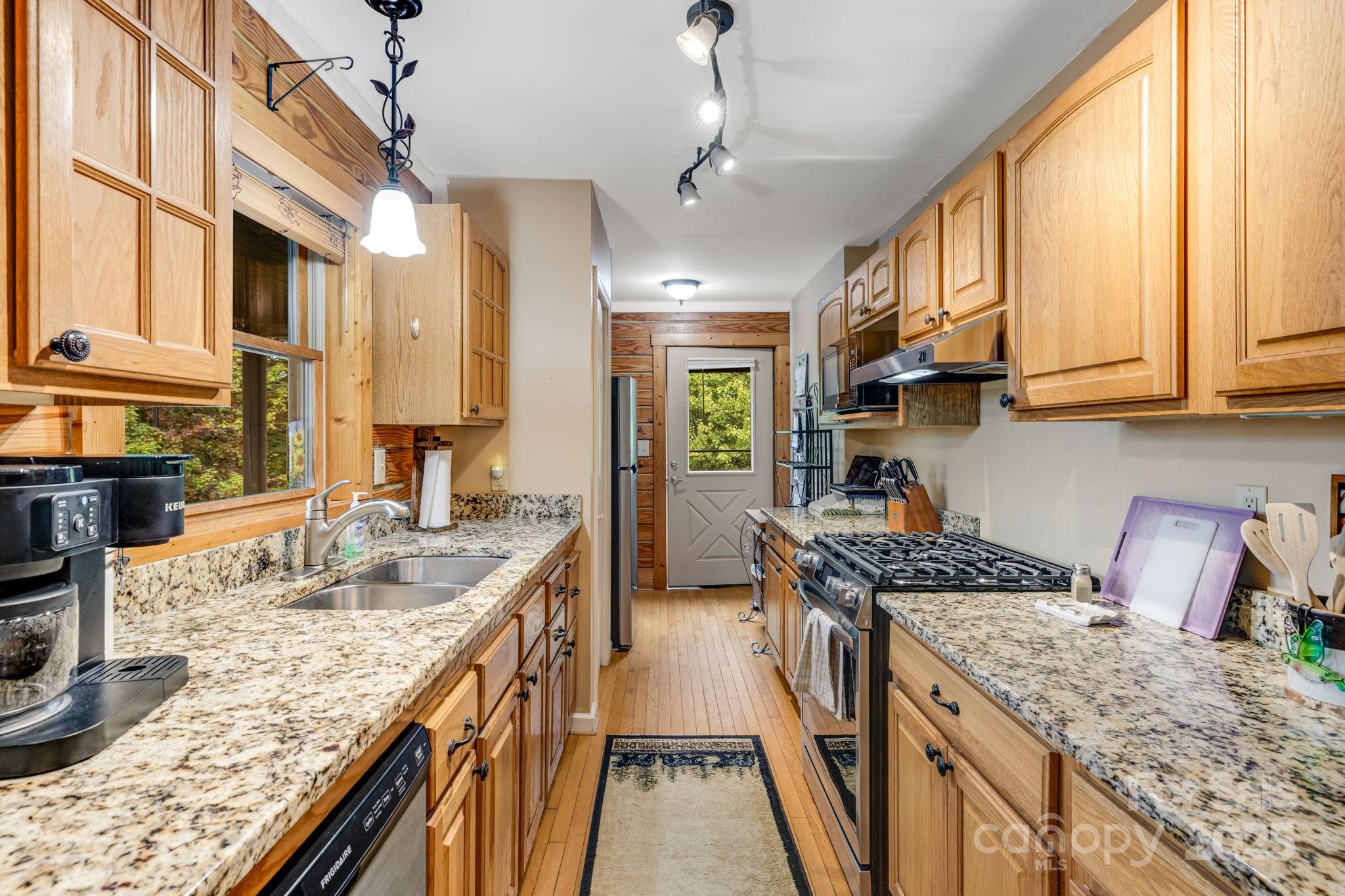 951 Pine Tree Road Spruce Pine, NC 28777 - Photo 19 of 48