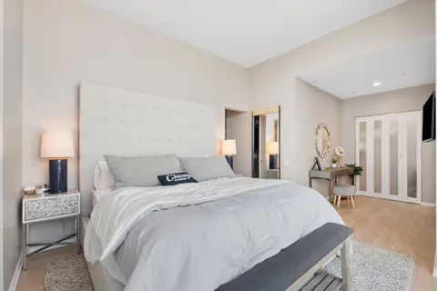 $680,000 | 500 West Superior Street, Unit 1602, Chicago, IL 60654