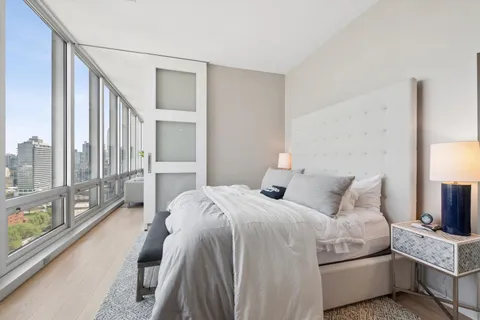 $680,000 | 500 West Superior Street, Unit 1602, Chicago, IL 60654