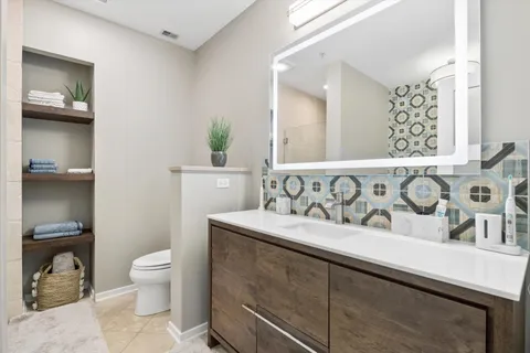 $680,000 | 500 West Superior Street, Unit 1602, Chicago, IL 60654