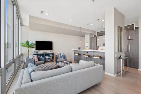 $680,000 | 500 West Superior Street, Unit 1602, Chicago, IL 60654