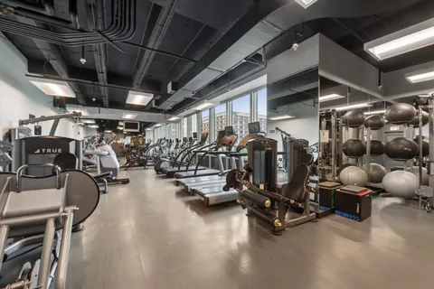 $680,000 | 500 West Superior Street, Unit 1602, Chicago, IL 60654
