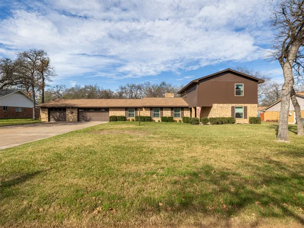$349,900 | 1704 Yokley Road, Rockdale, TX 76567