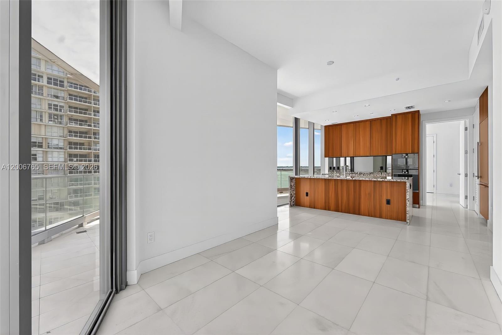 175 Southeast 25th Road, Unit 604 Miami, FL 33129 - Photo 21 of 36