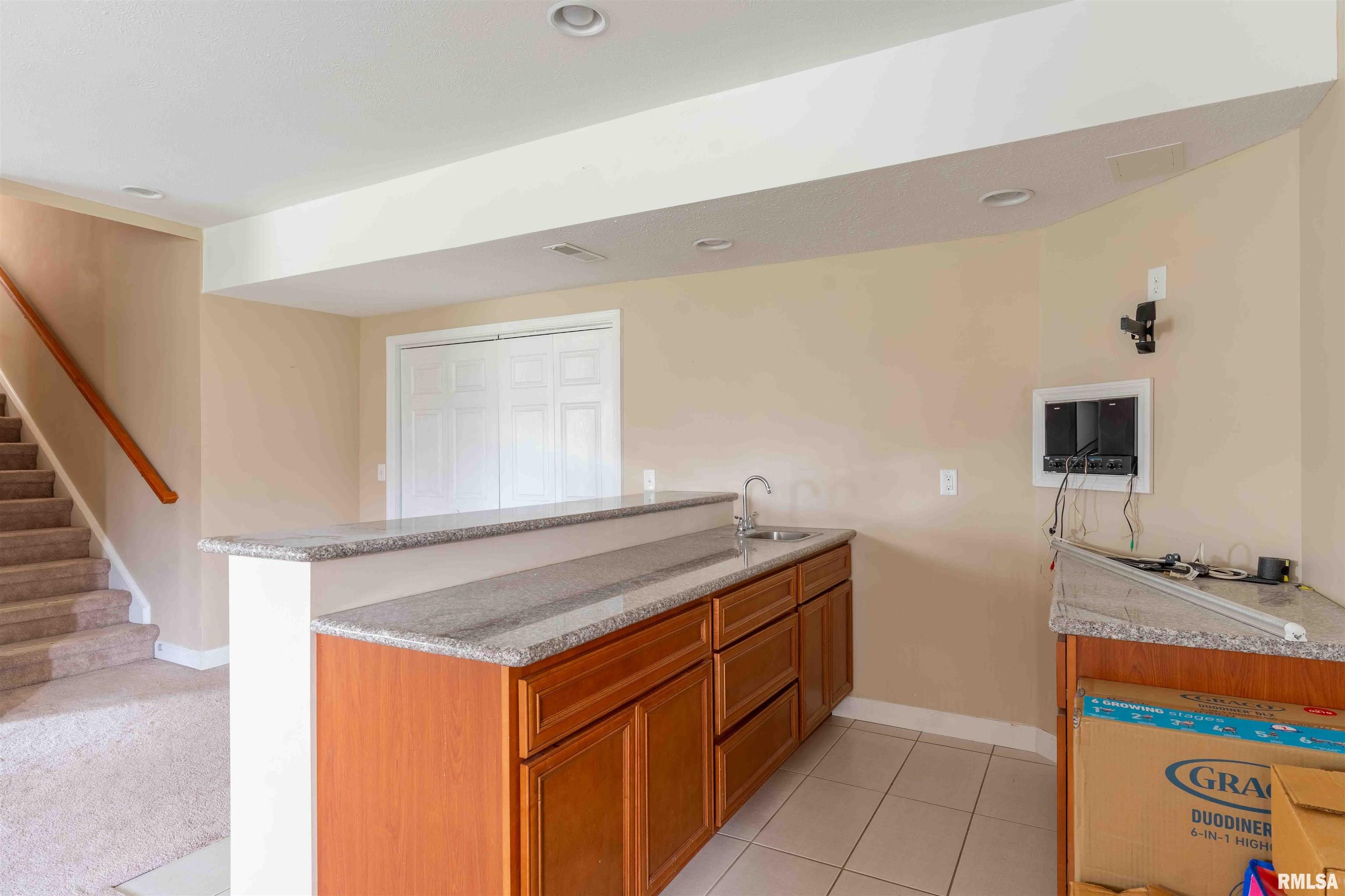 1918 West Geneva Road Peoria, IL 61615 - Photo 21 of 49 Gallery Image 21