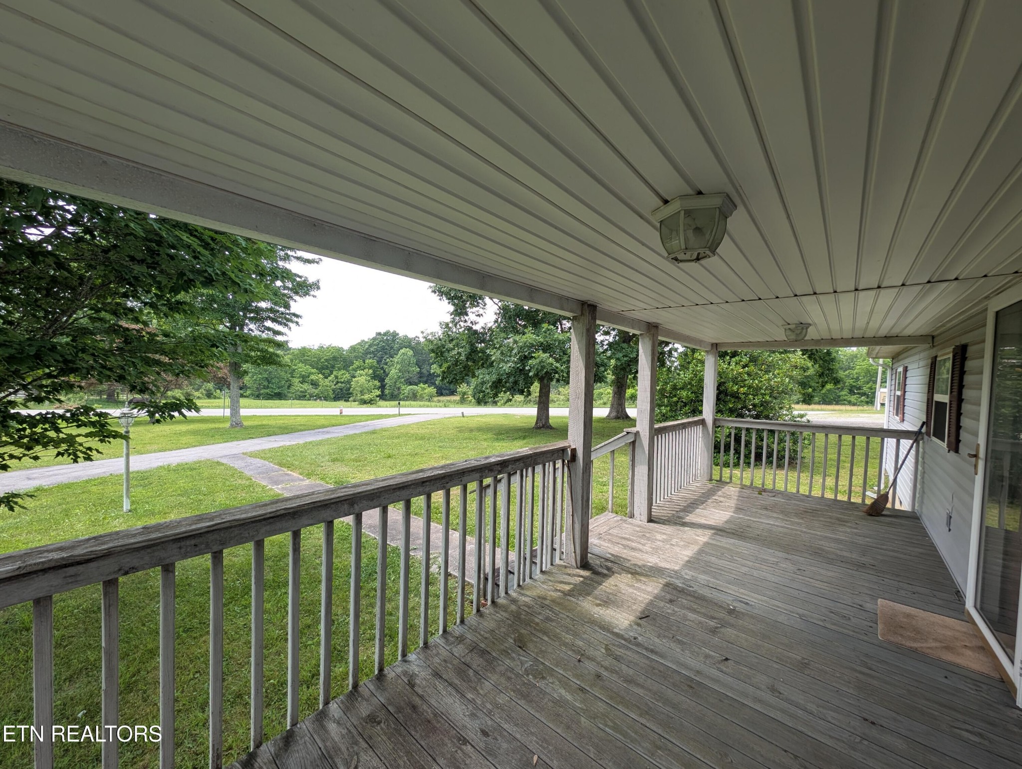 1729 Roslin Road Jamestown, TN 38556 - Photo 43 of 49 a view of a balcony