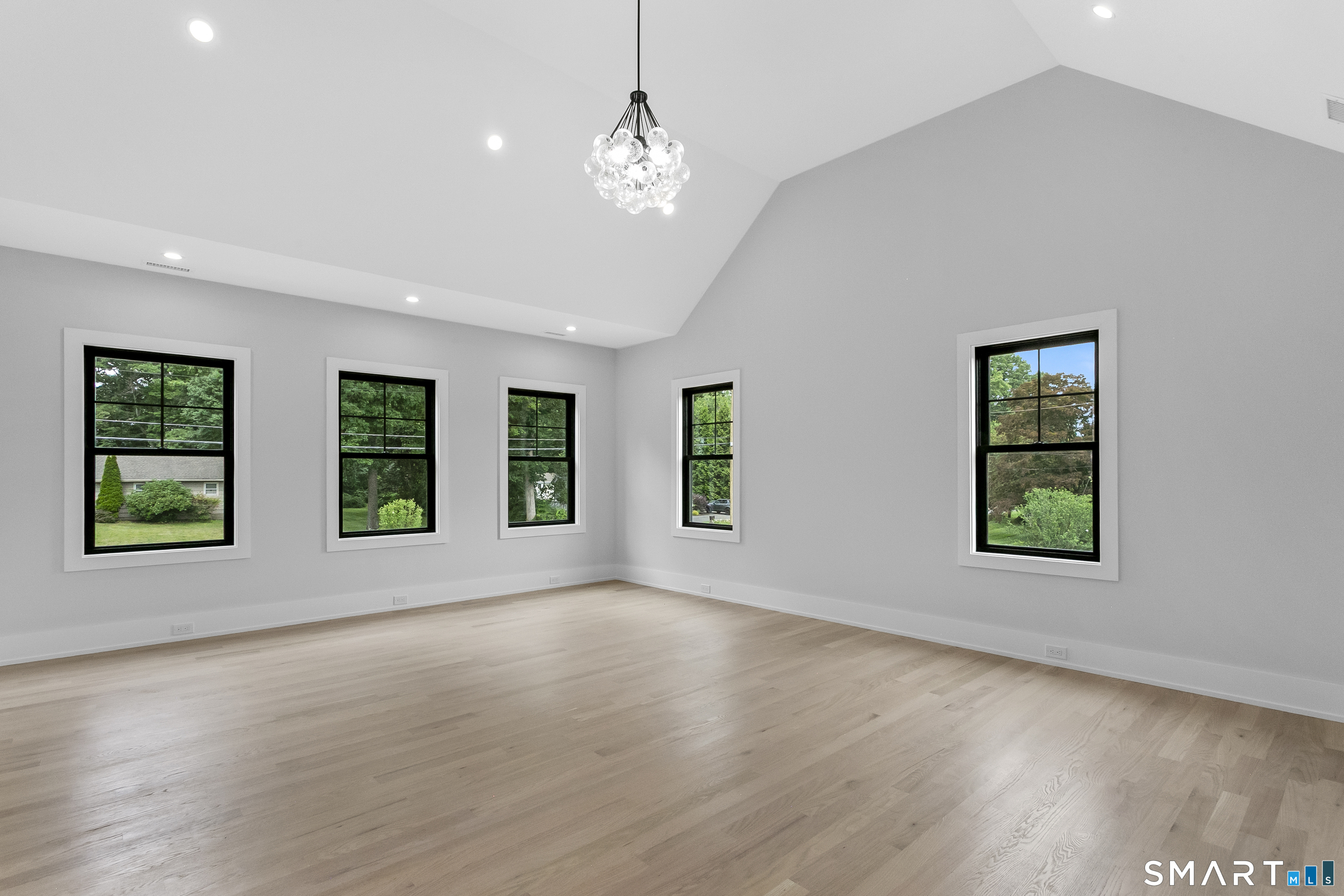 110 Porters Hill Road Trumbull, CT 06611 - Photo 22 of 39 Gallery Image 22