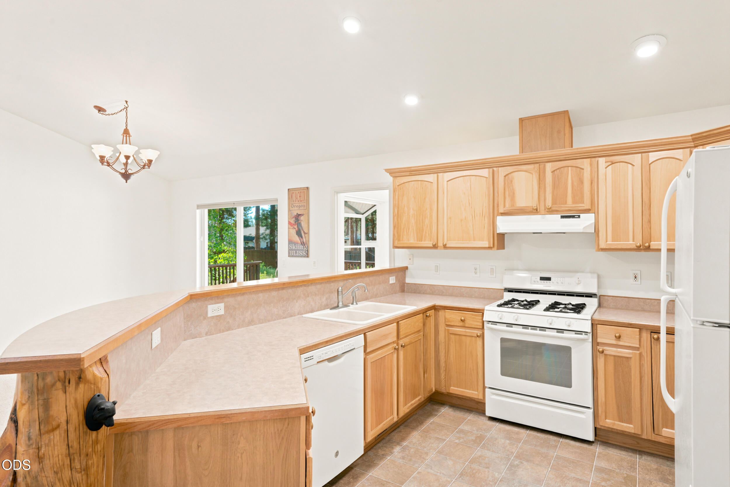 56718 Bandley Road Bend, OR 97707 - Photo 13 of 50