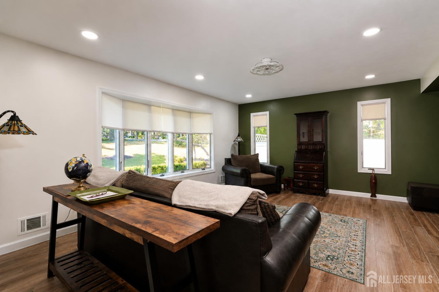 101 Fawn Drive Matawan, NJ 07747 - Photo 6 of 51