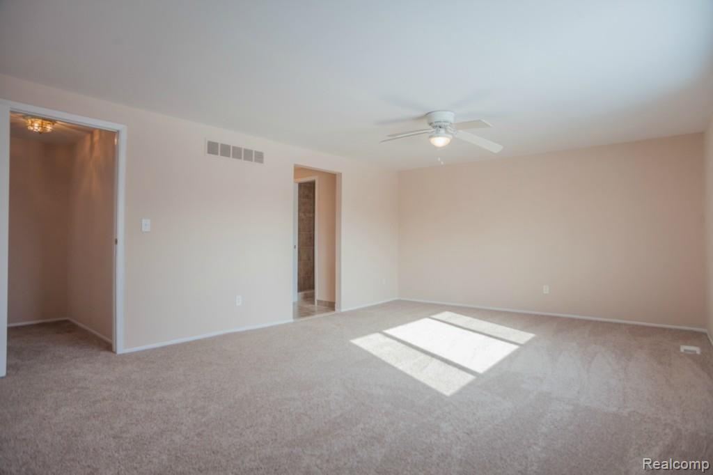 42419 Old Bridge Road Canton, MI 48188 - Photo 32 of 51 IMG_3466.jpg
