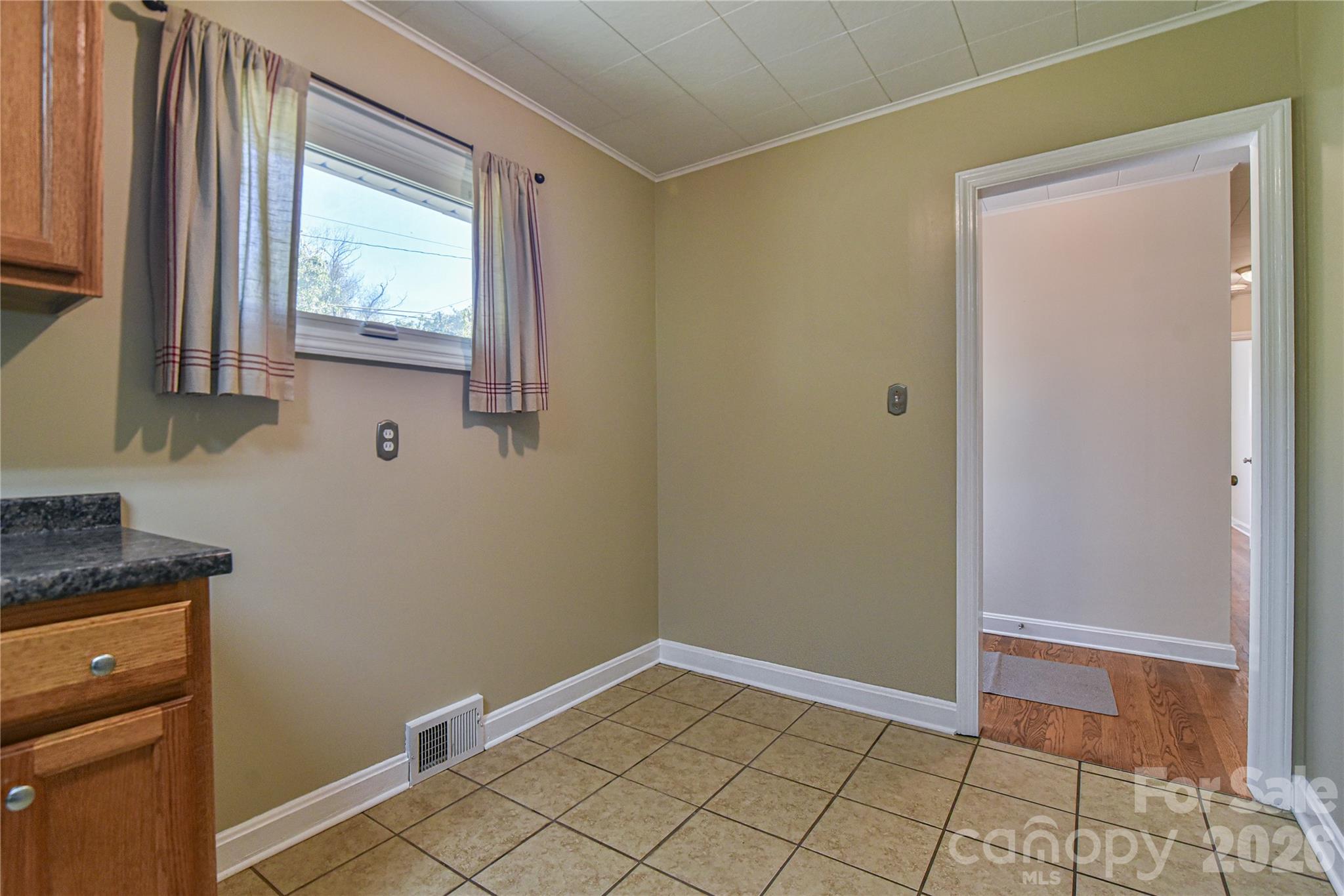 505 Monte Vista Road, Unit B Candler, NC 28715 - Photo 10 of 28 Gallery Image 10