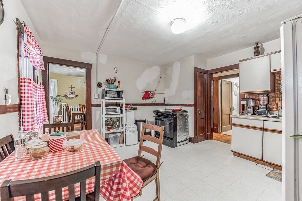 91-93 Fenwick Street Springfield, MA 01109 - Photo 5 of 15 Gallery Image 5