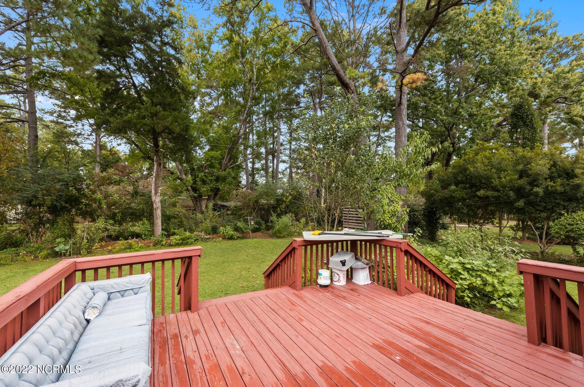 1307 Kimberly Road New Bern, NC 28562 - Photo 5 of 24 Deck