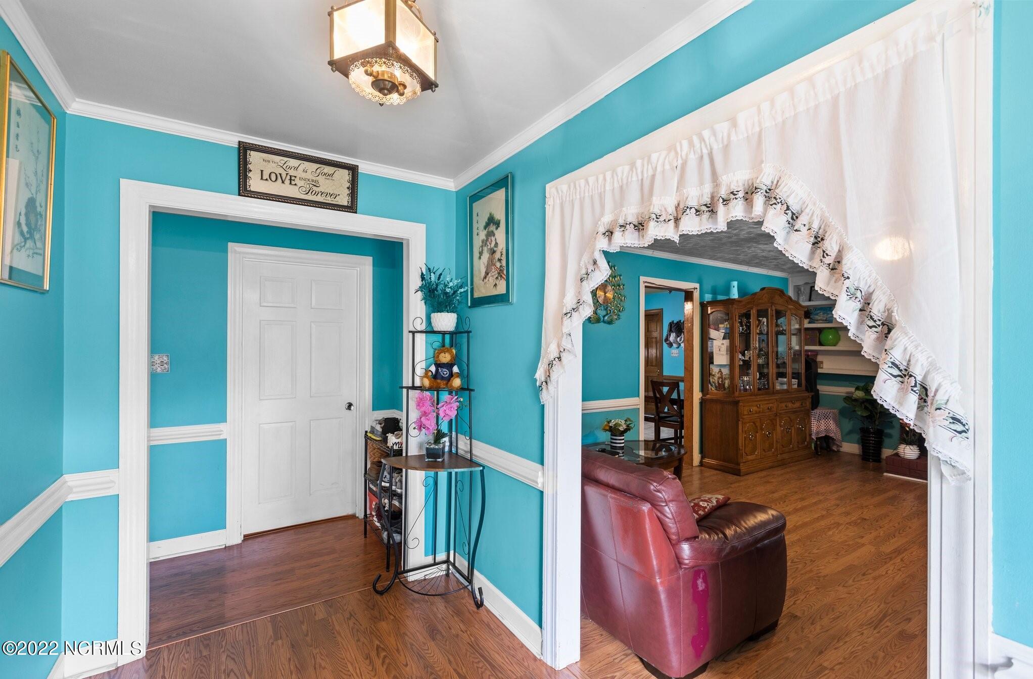 1307 Kimberly Road New Bern, NC 28562 - Photo 6 of 24 Entrance