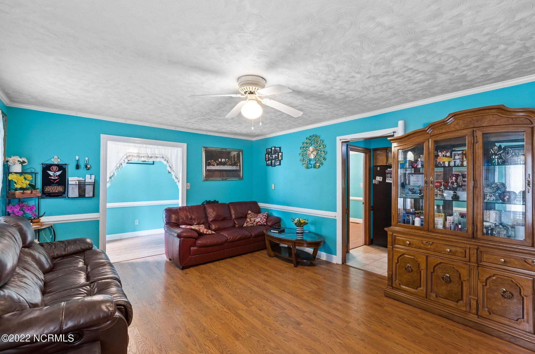 1307 Kimberly Road New Bern, NC 28562 - Photo 8 of 24 Living Room 1