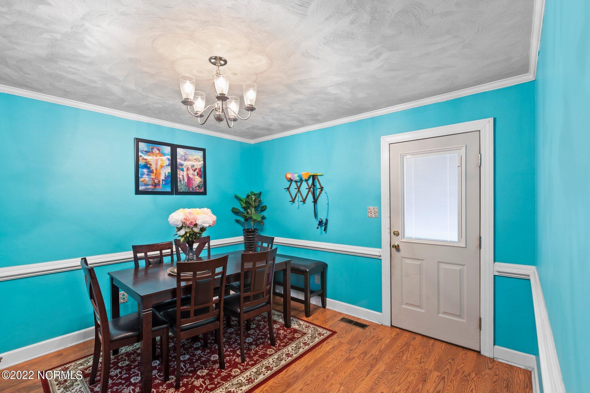 1307 Kimberly Road New Bern, NC 28562 - Photo 10 of 24 Dining Room