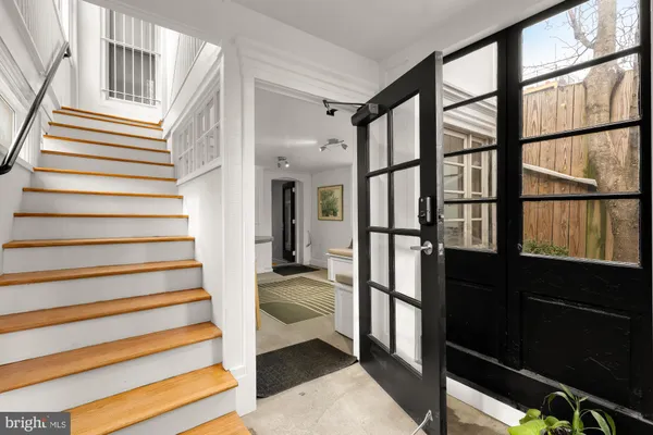 a view of entryway