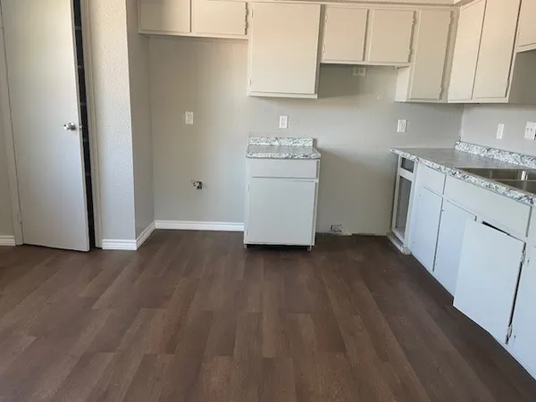$1,800 | 1070 Golden Gate Circle, Corpus Christi, TX 78416