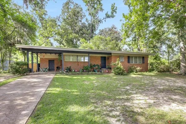 $1,975 | 1612 Hasosaw Nene, Tallahassee, FL 32301