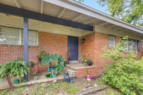 $1,975 | 1612 Hasosaw Nene, Tallahassee, FL 32301