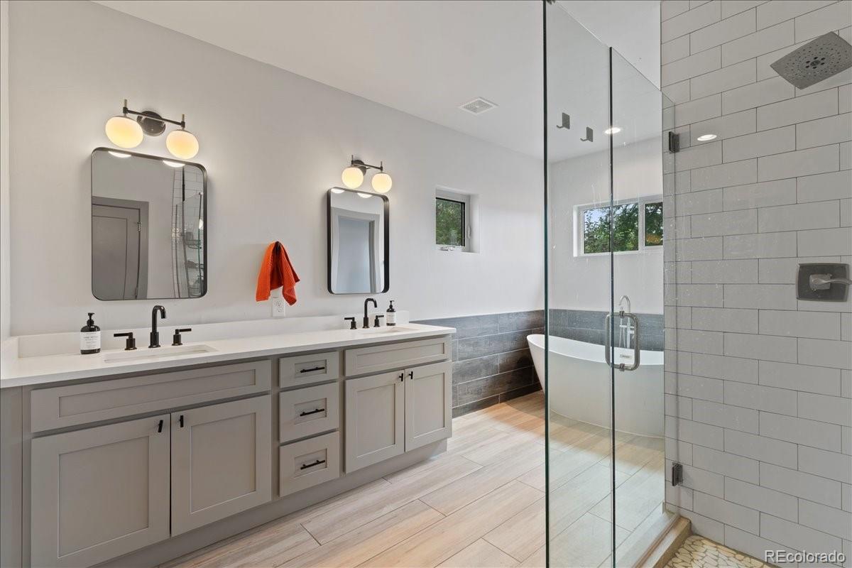 2533 Emerson Street Denver, CO 80205 - Photo 20 of 37