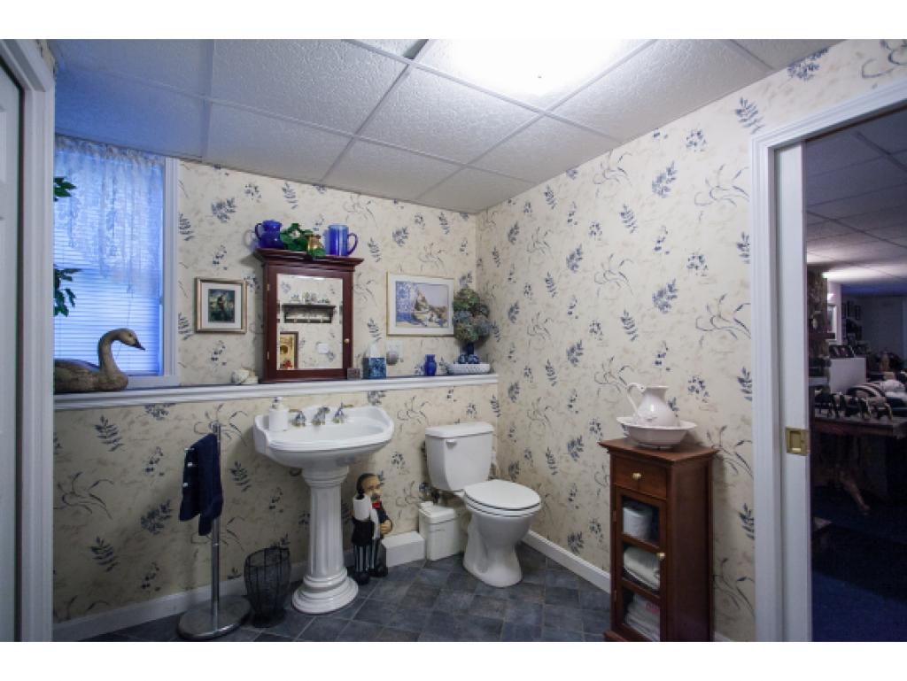 115 Rockingham Road Londonderry, NH 03053 - Photo 18 of 30 Gallery Image 18