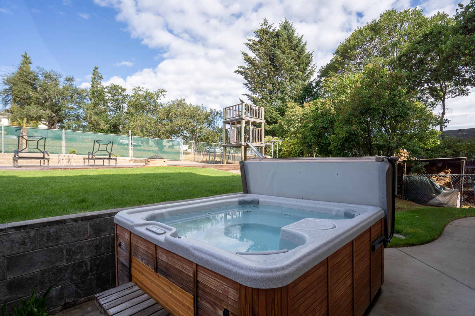 1585 Ridge Way Medford, OR 97504 - Photo 64 of 78 1585 Ridge Way - MLS - Sony-52