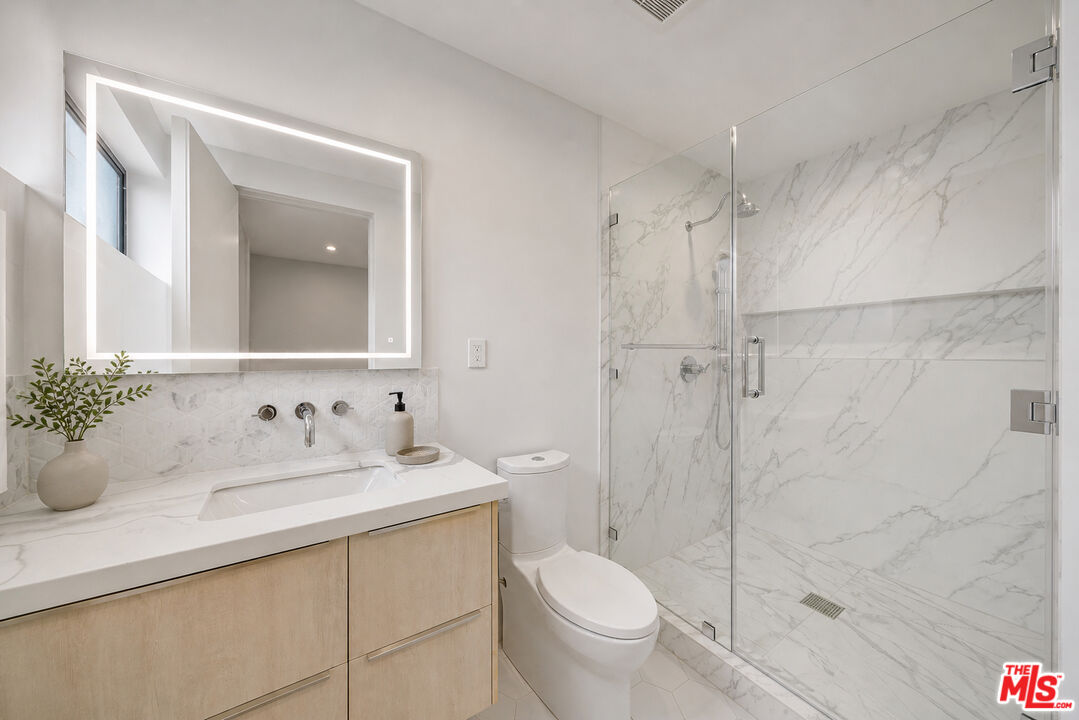 2412 Riverside Drive Los Angeles, CA 90039 - Photo 10 of 24