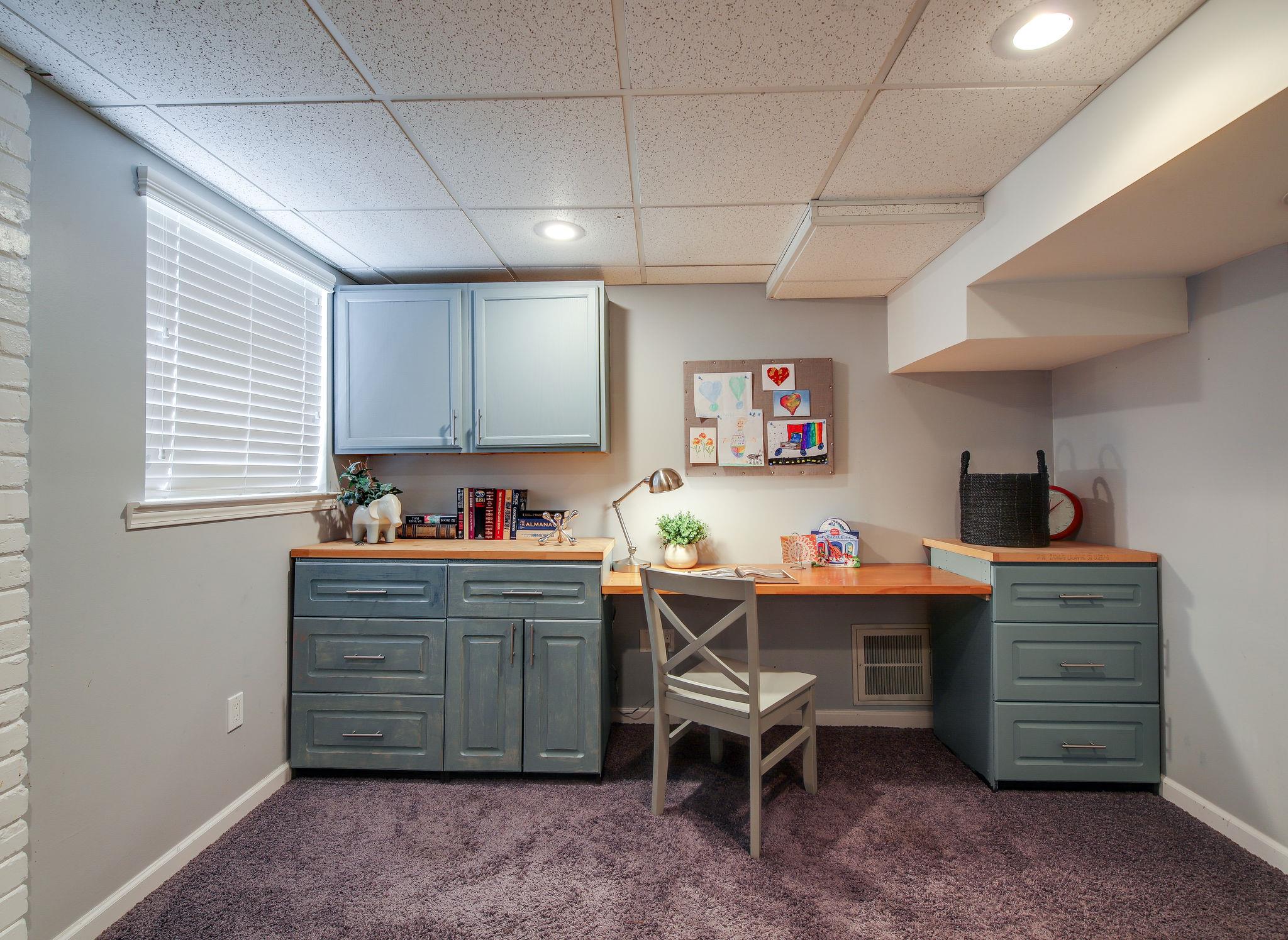 100 Chiroc Road Hendersonville, TN 37075 - Photo 25 of 28 Built-in desk area with natural light from the full window. Great workspace. Do you work from home? Home office space!