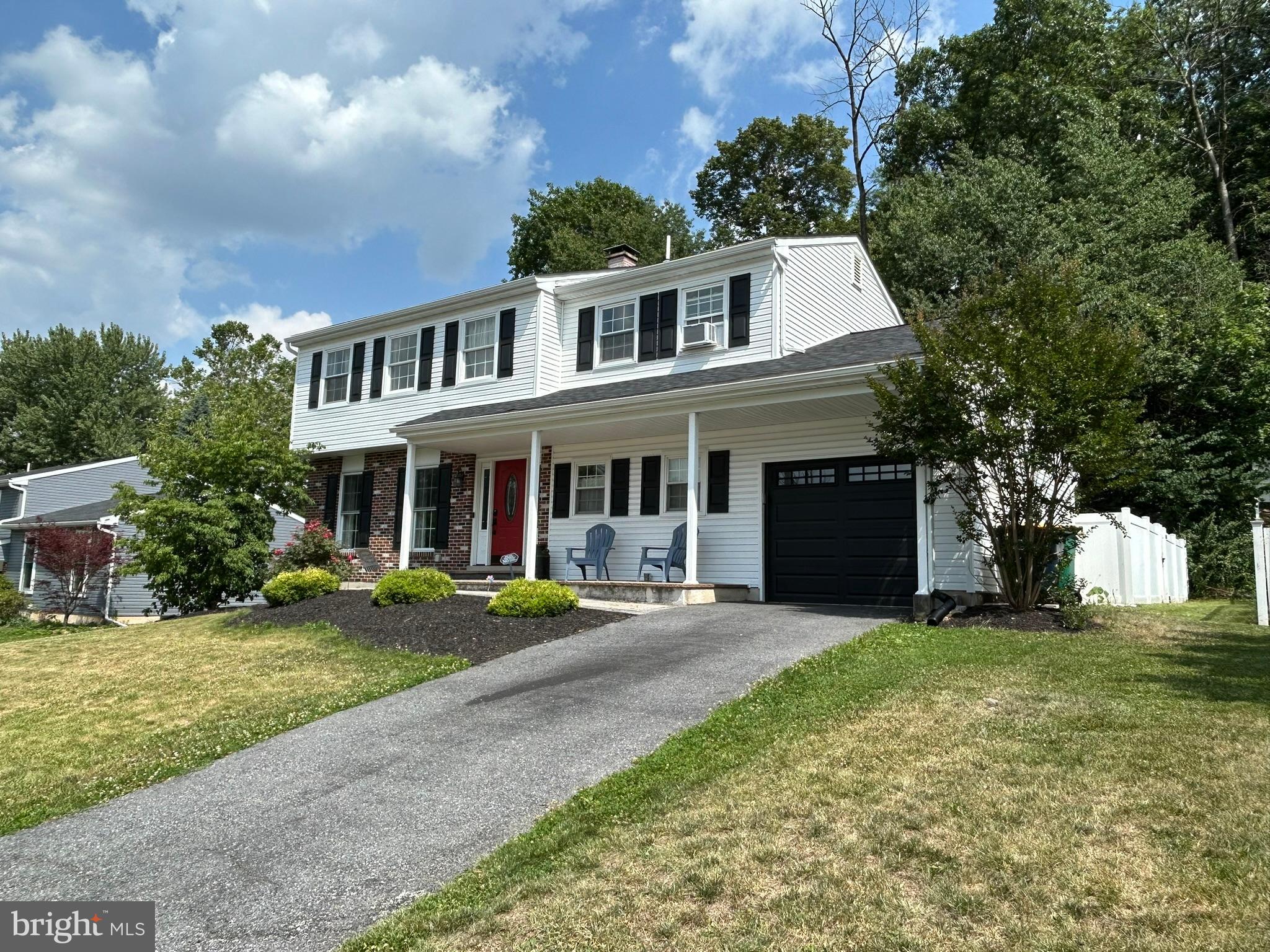 21 Matthew Drive Reading, PA 19608 - Photo 5 of 32 pleasant front porch