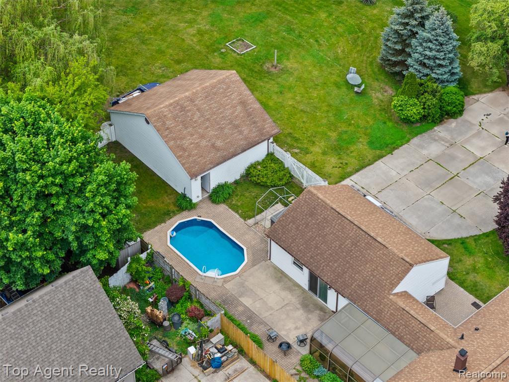 27320 Ryan Road Warren, MI 48092 - Photo 4 of 33 Gallery Image 4