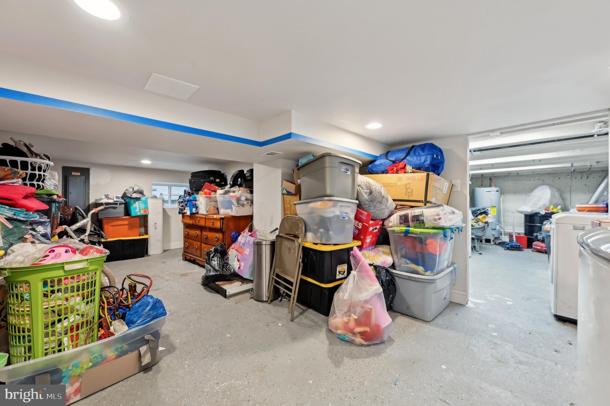 4101 Oak Road Baltimore, MD 21227 - Photo 22 of 25 a children room with toys and a equipment