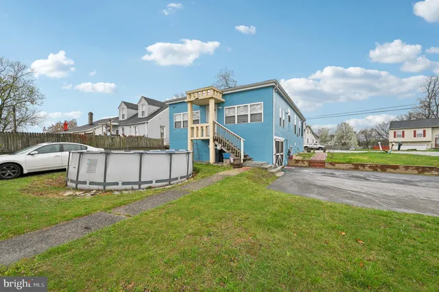 a house view with a garden space