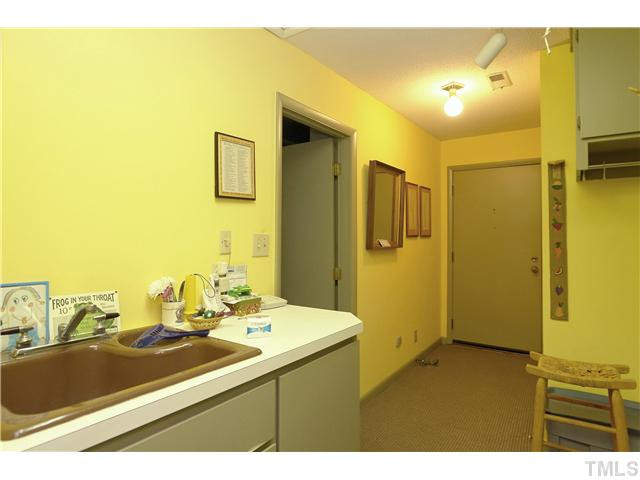 2005 Nakoma Place Raleigh, NC 27607 - Photo 19 of 25 Photo 19