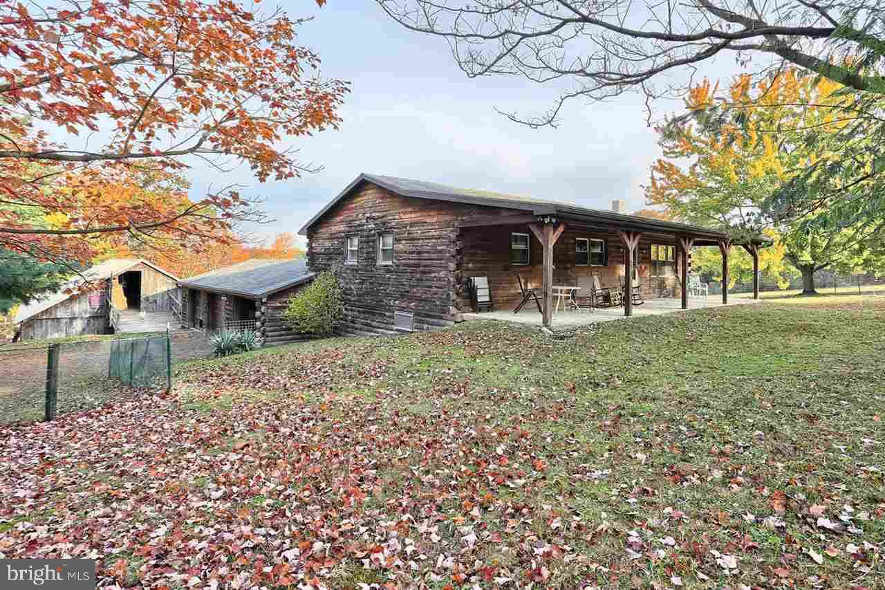 94 Irish Road New Bloomfield, PA 17068 - Photo 2 of 25 Gallery Image 2