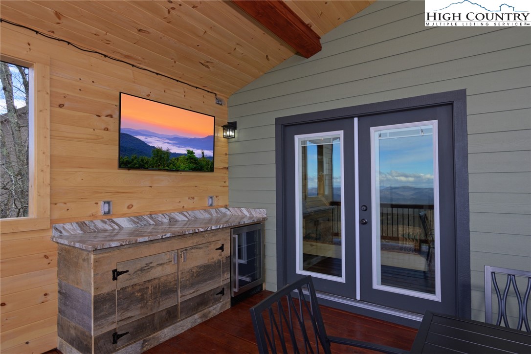 128 Hawthorne Road Beech Mountain, NC 28604 - Photo 17 of 47 Gallery Image 17