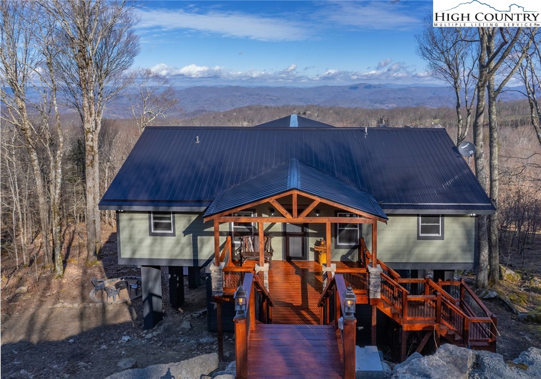 128 Hawthorne Road Beech Mountain, NC 28604 - Photo 2 of 47 Gallery Image 2