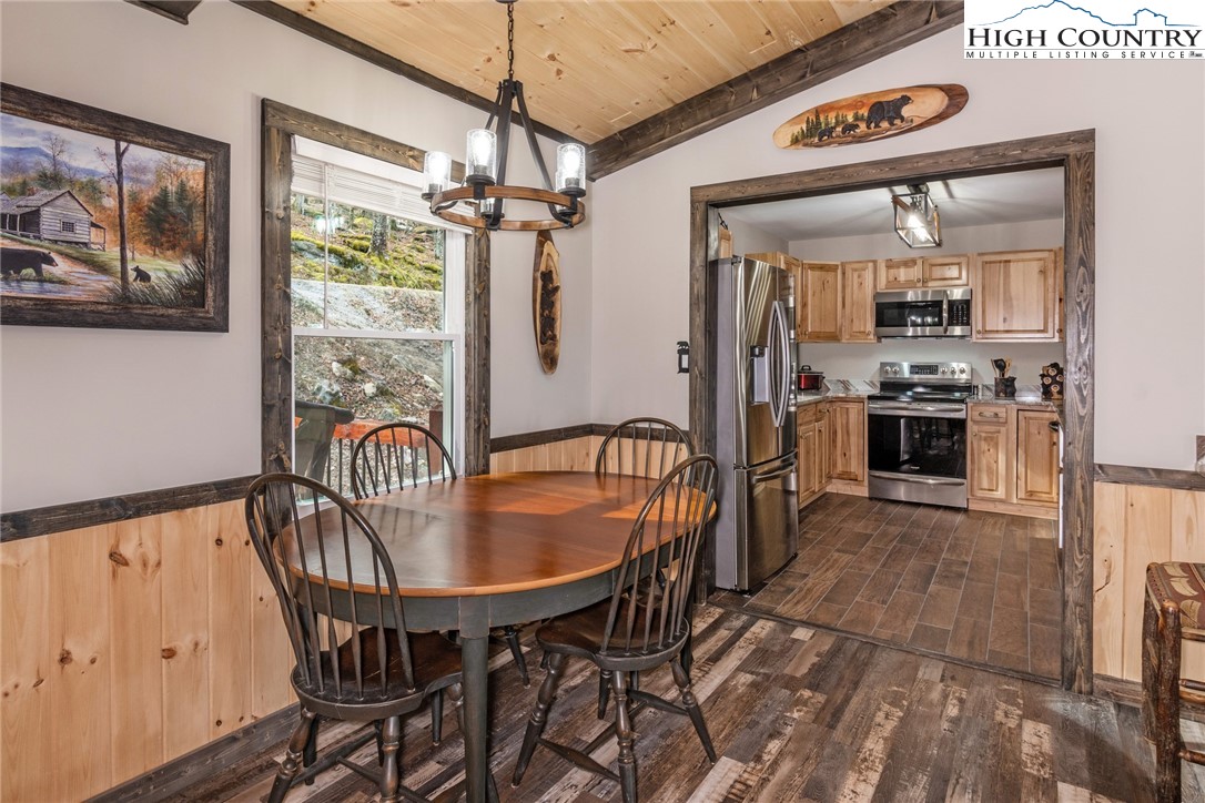 128 Hawthorne Road Beech Mountain, NC 28604 - Photo 24 of 47 Gallery Image 24