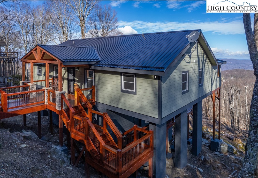 128 Hawthorne Road Beech Mountain, NC 28604 - Photo 3 of 47 Gallery Image 3