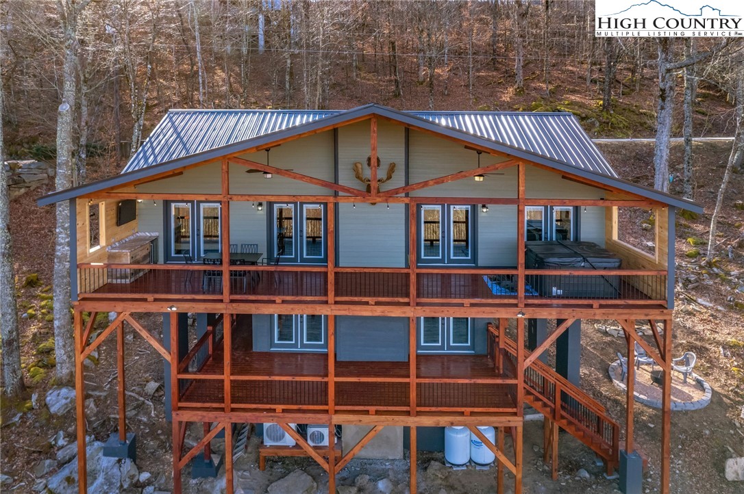 128 Hawthorne Road Beech Mountain, NC 28604 - Photo 4 of 47 Gallery Image 4