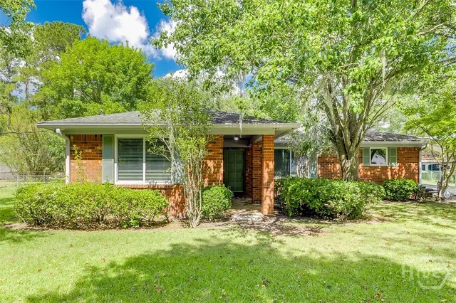 $2,100 | 104 West Moore Street, Bloomingdale, GA 31302