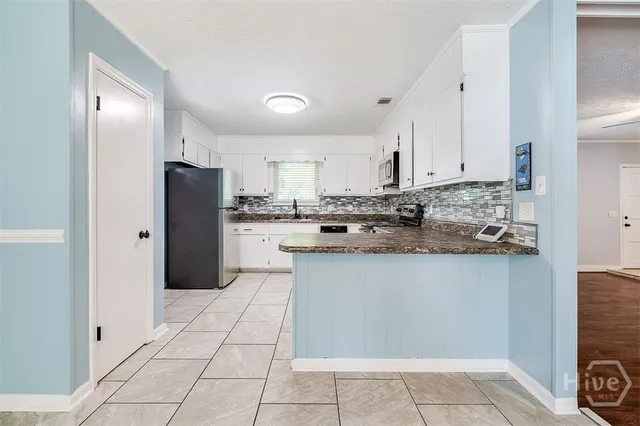 $2,100 | 104 West Moore Street, Bloomingdale, GA 31302